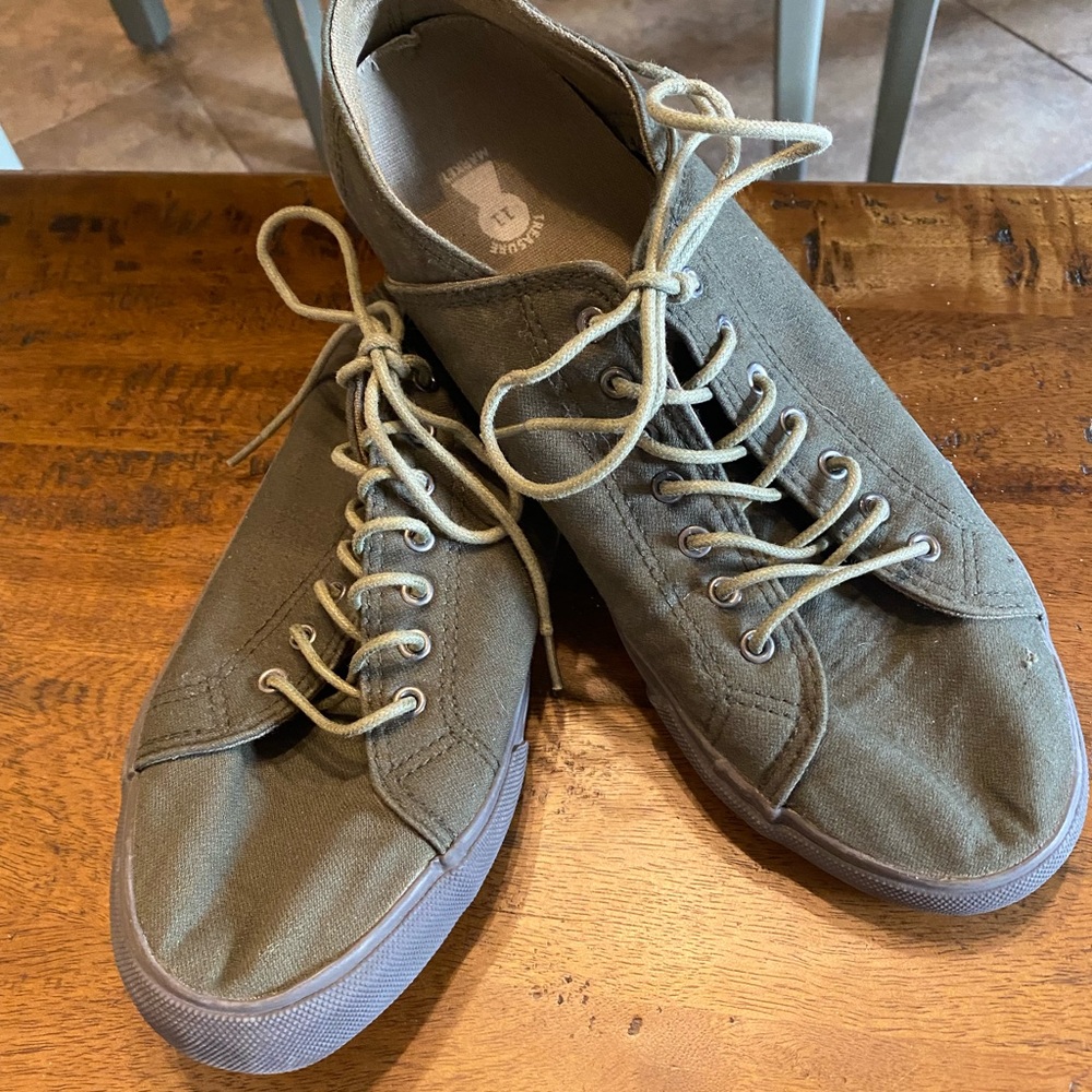 MENS SNEAKERS SIZE 11